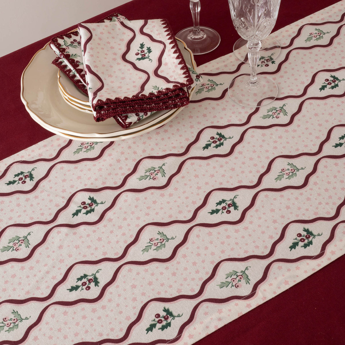 Avery Row Table Runner - Berry Ribbons