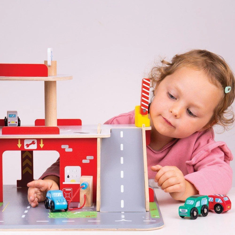 Bigjigs Wooden Park & Play Toy Garage