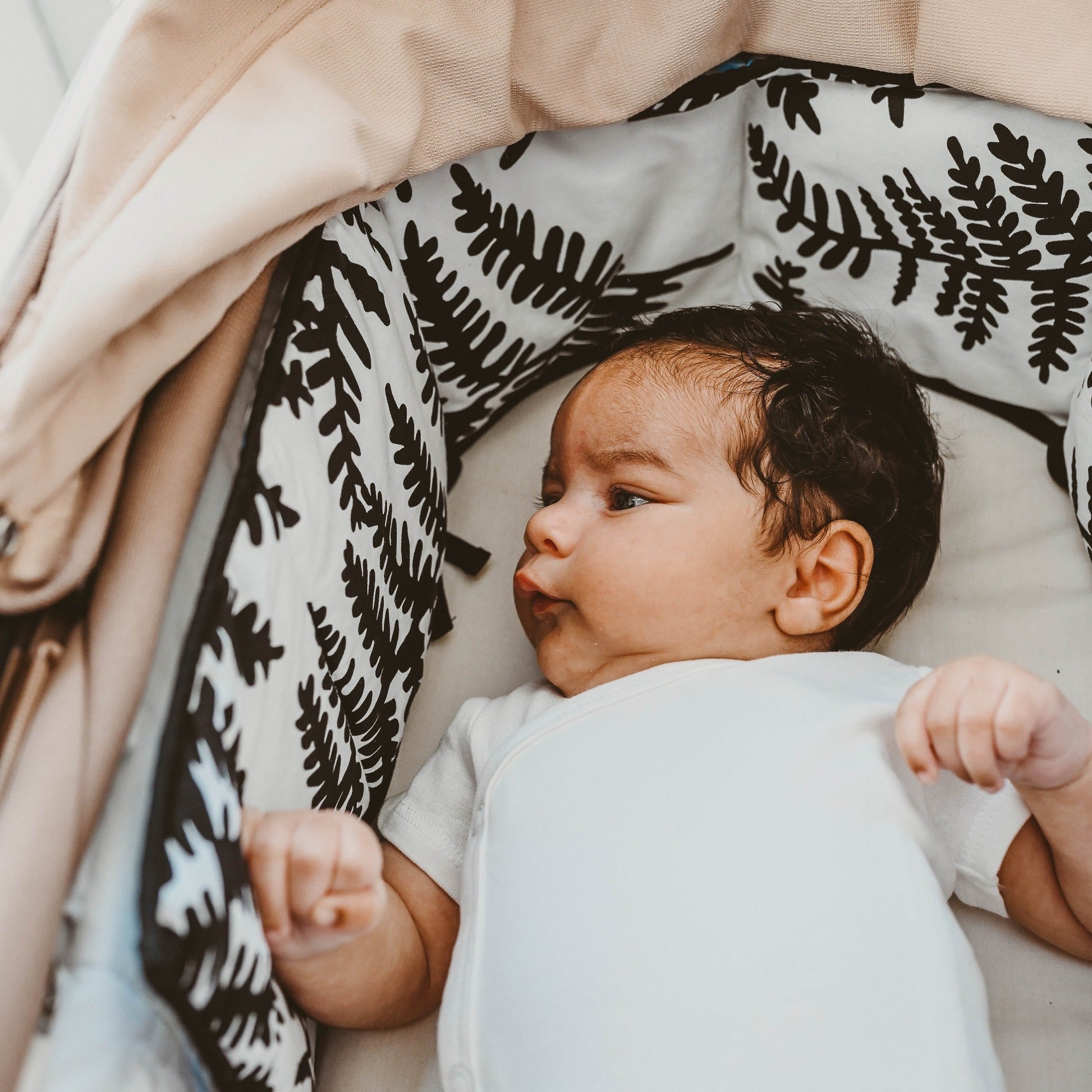 Etta Loves Reversible Baby Sensory Strip - Plant Print