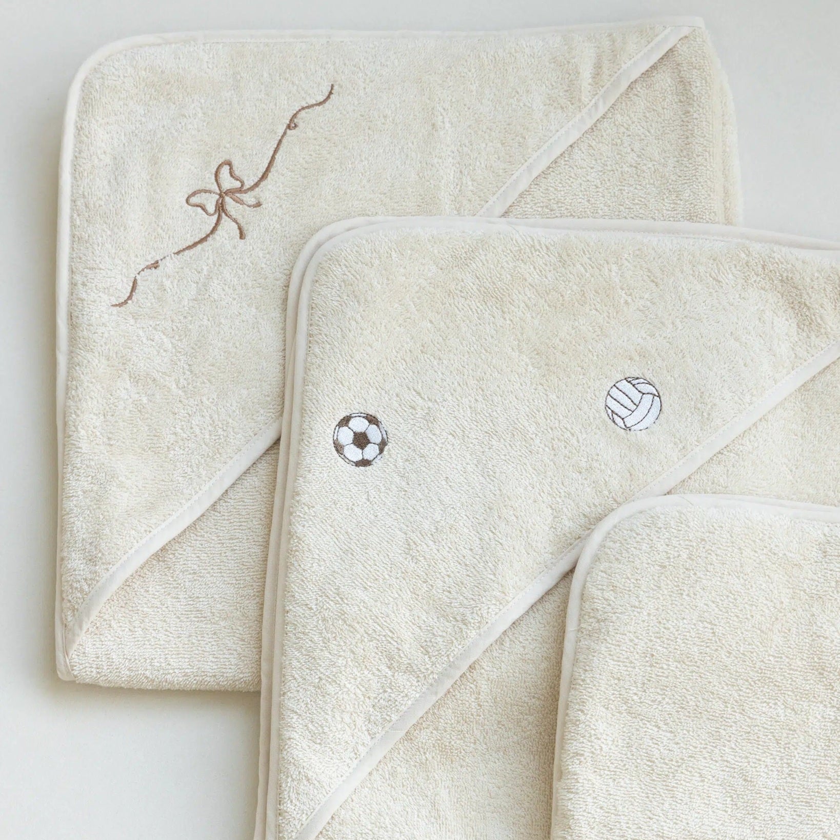 Kas Kopenhagen Hooded Baby Towel - Embroidered Bow