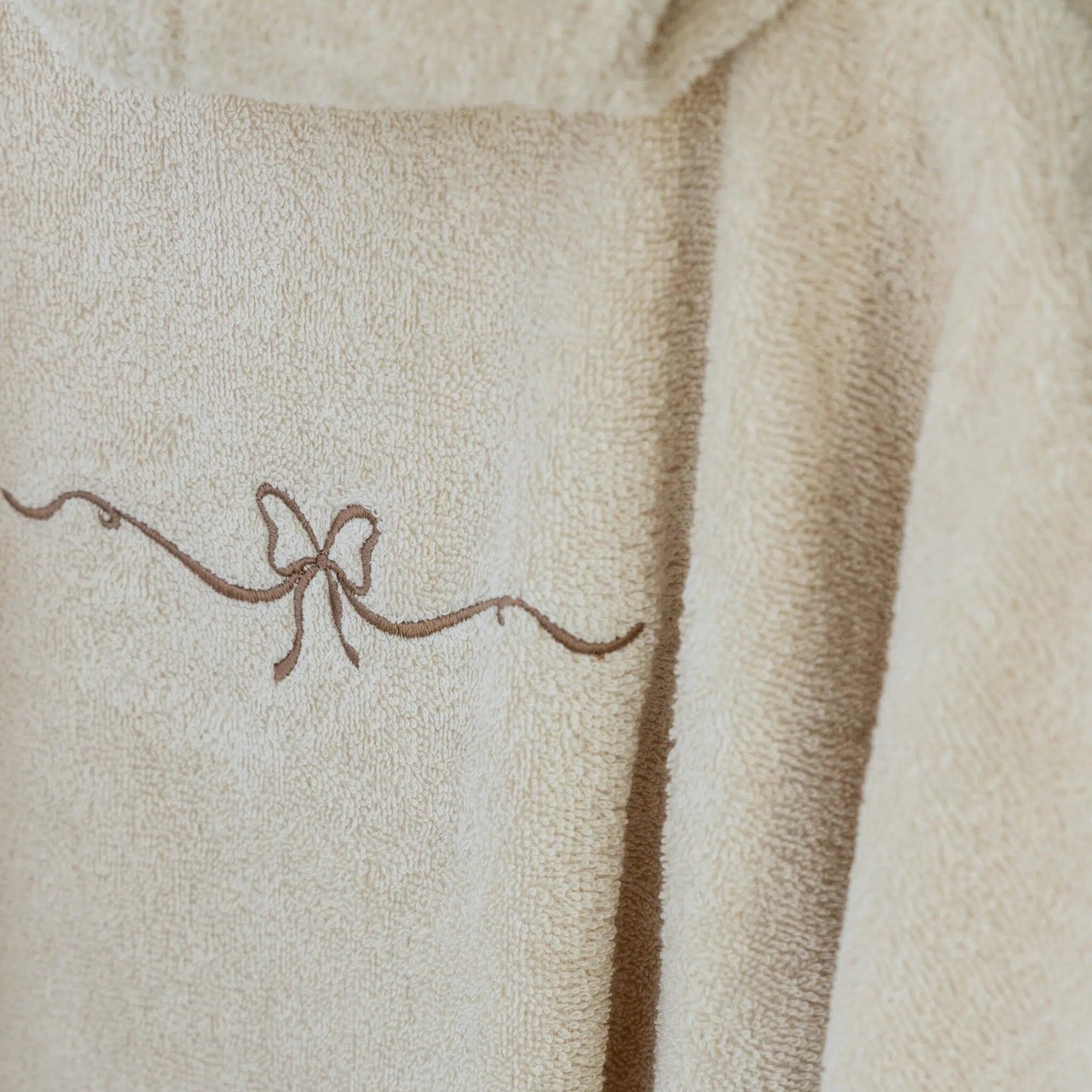Kas Kopenhagen Hooded Baby Towel - Embroidered Bow
