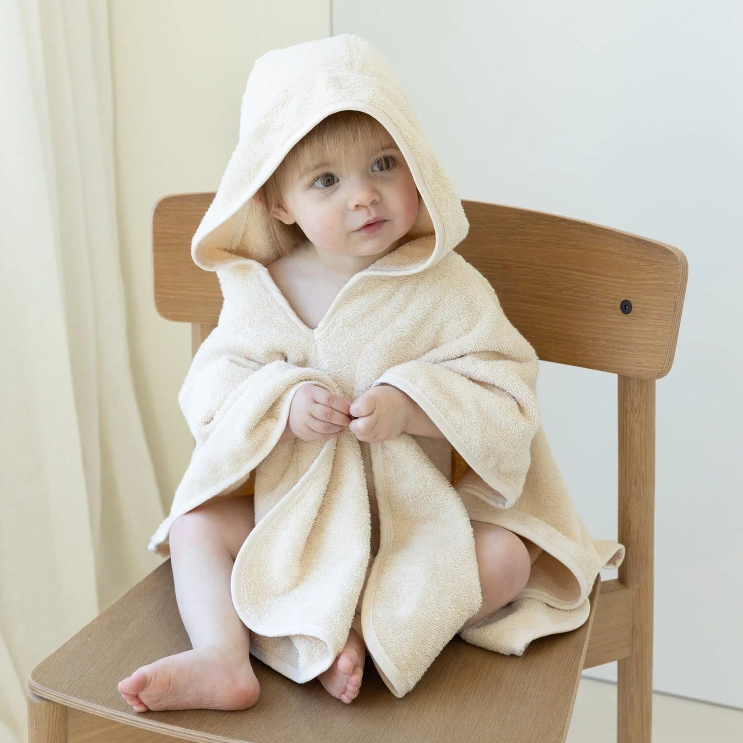 Kas Kopenhagen Hooded Poncho - Embroidered Bow (2 Sizes Available)
