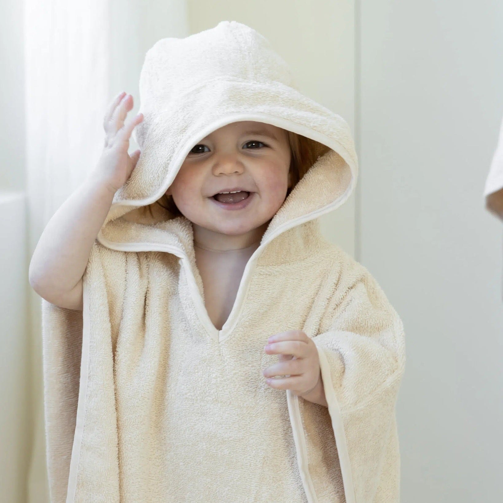 Kas Kopenhagen Hooded Poncho - Embroidered Bow (2 Sizes Available)