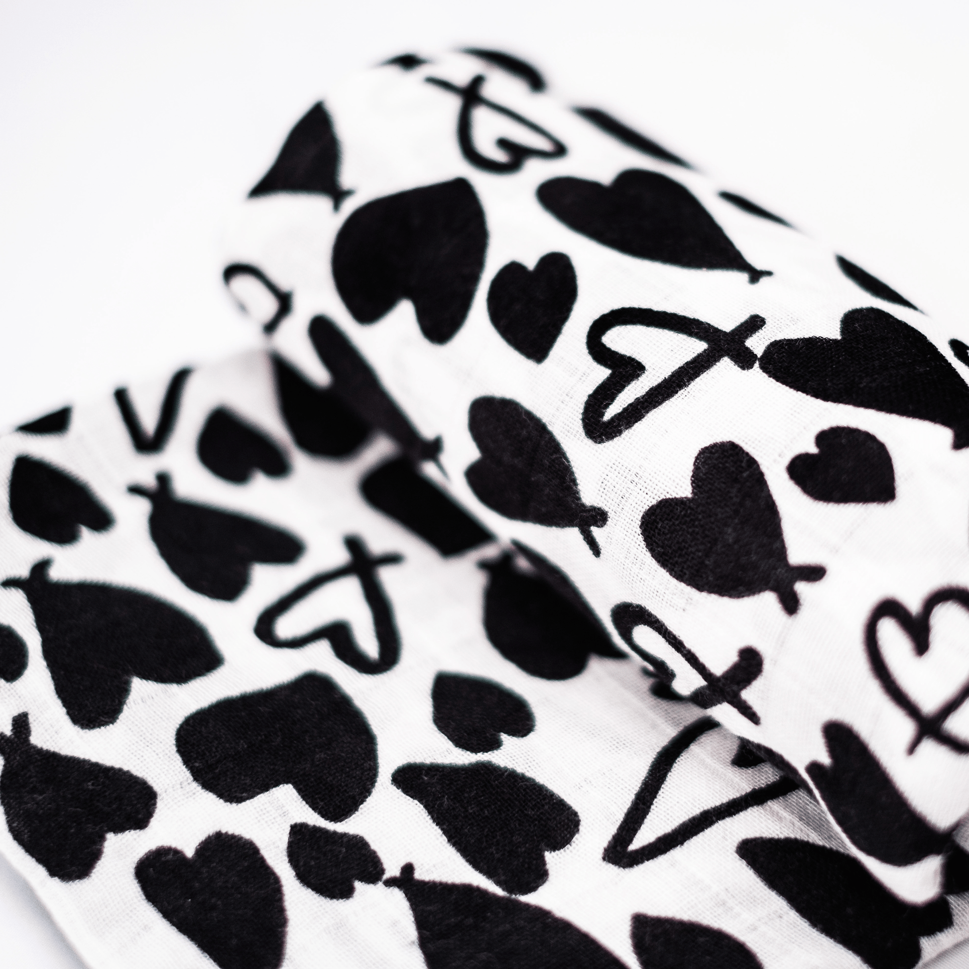 Etta Loves Organic Sensory Muslin Cloth - Love Hearts