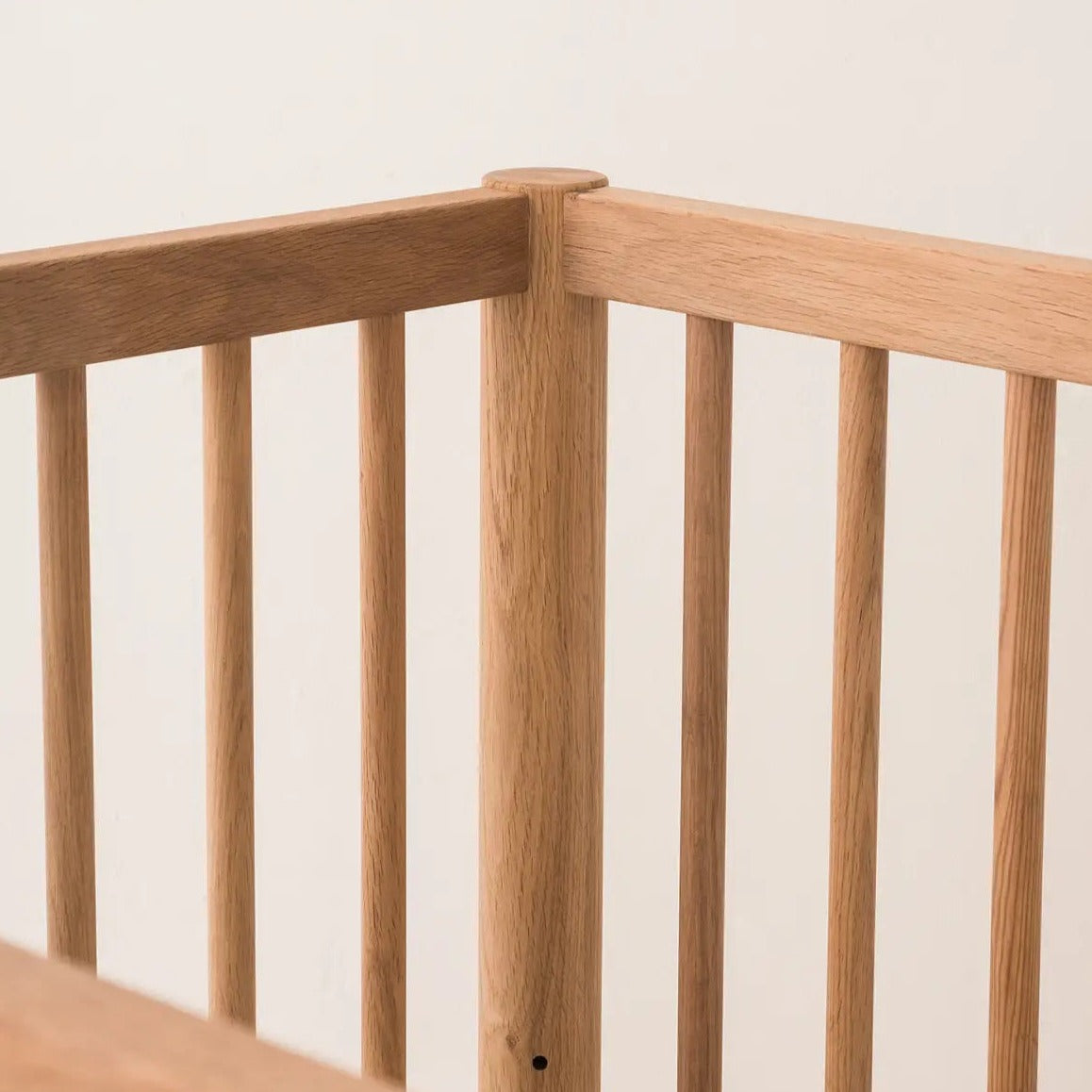 Nobodinoz Latitude Evolving Crib - Solid Oak