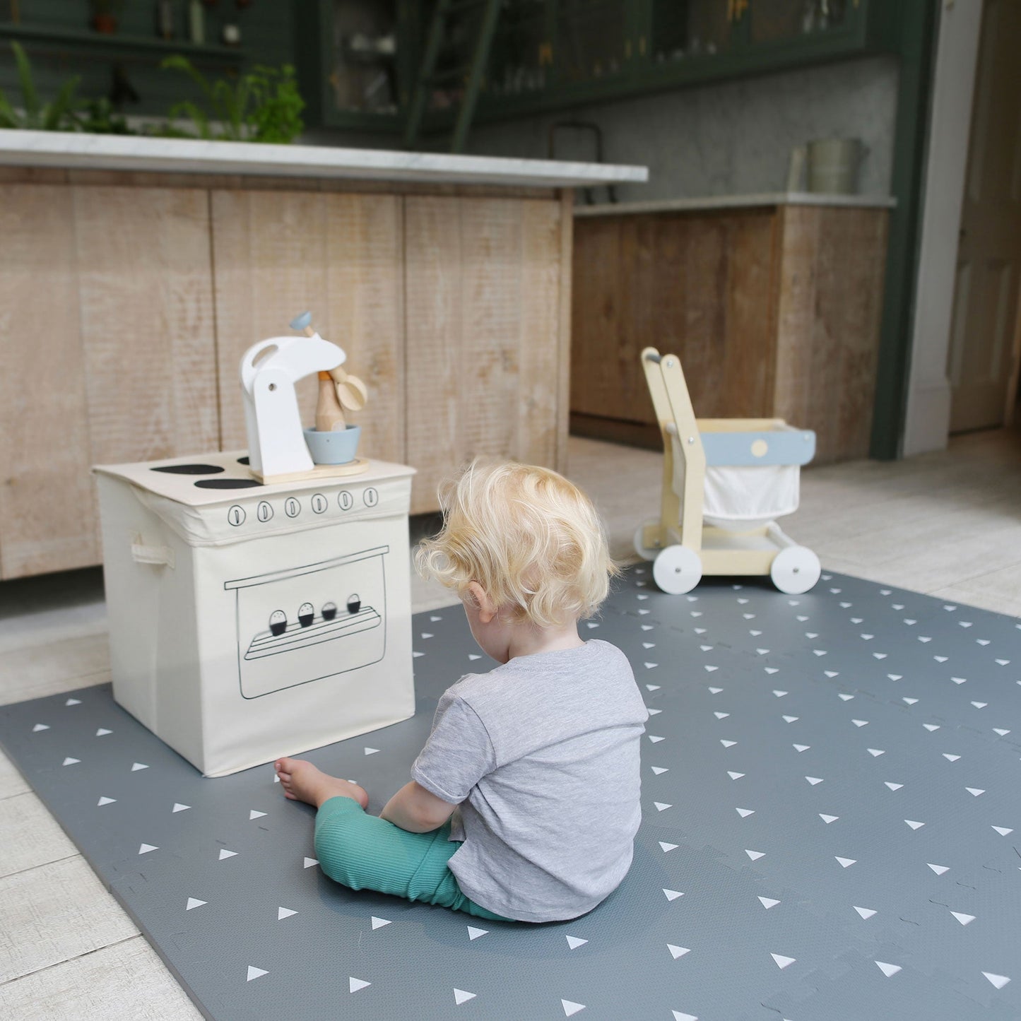 gus + beau Triangle Foam Playmat Set - Grey