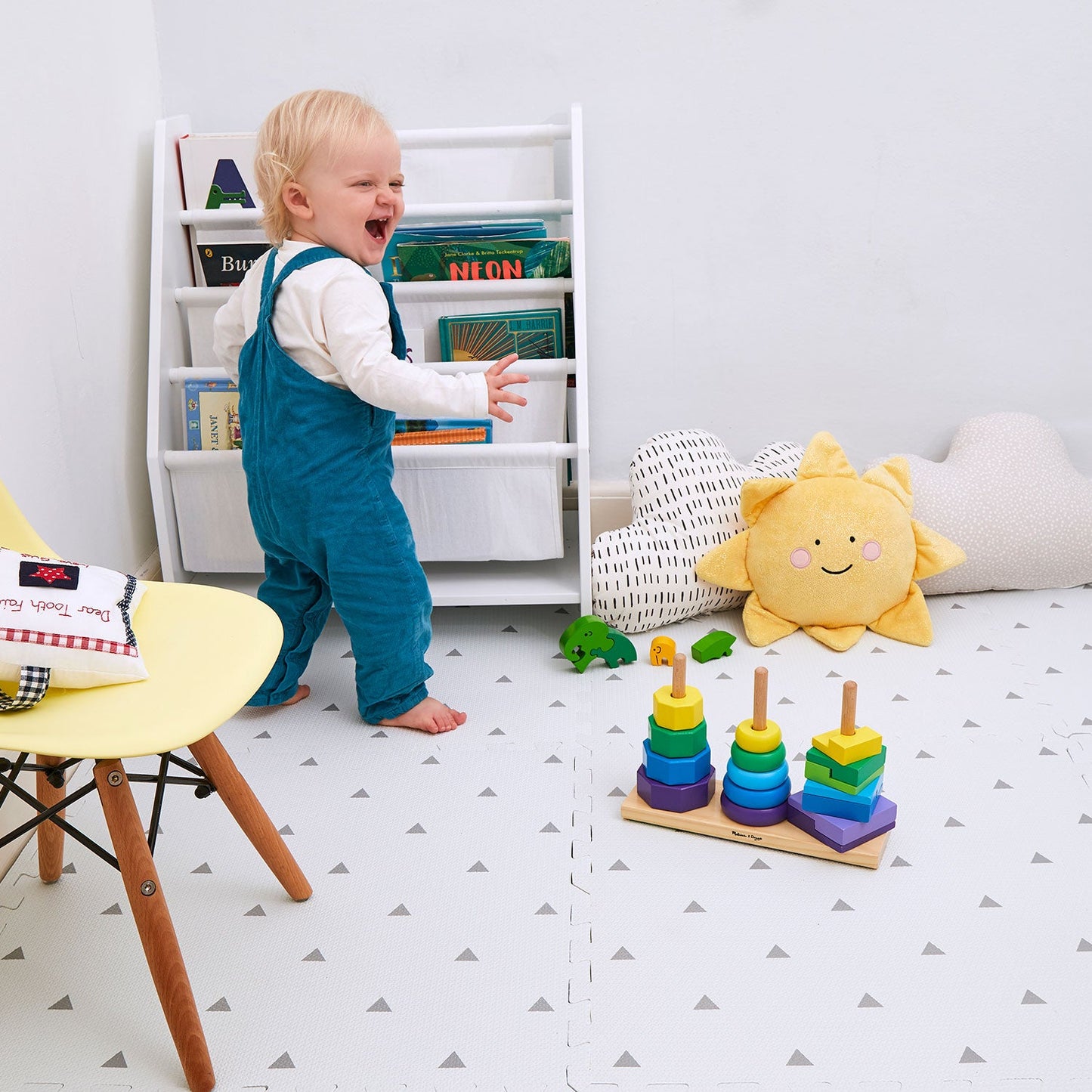 gus + beau Triangle Foam Playmat Set - White