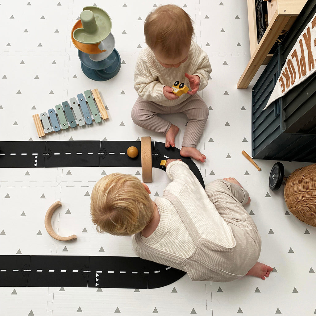 gus + beau Triangle Foam Playmat Set - White