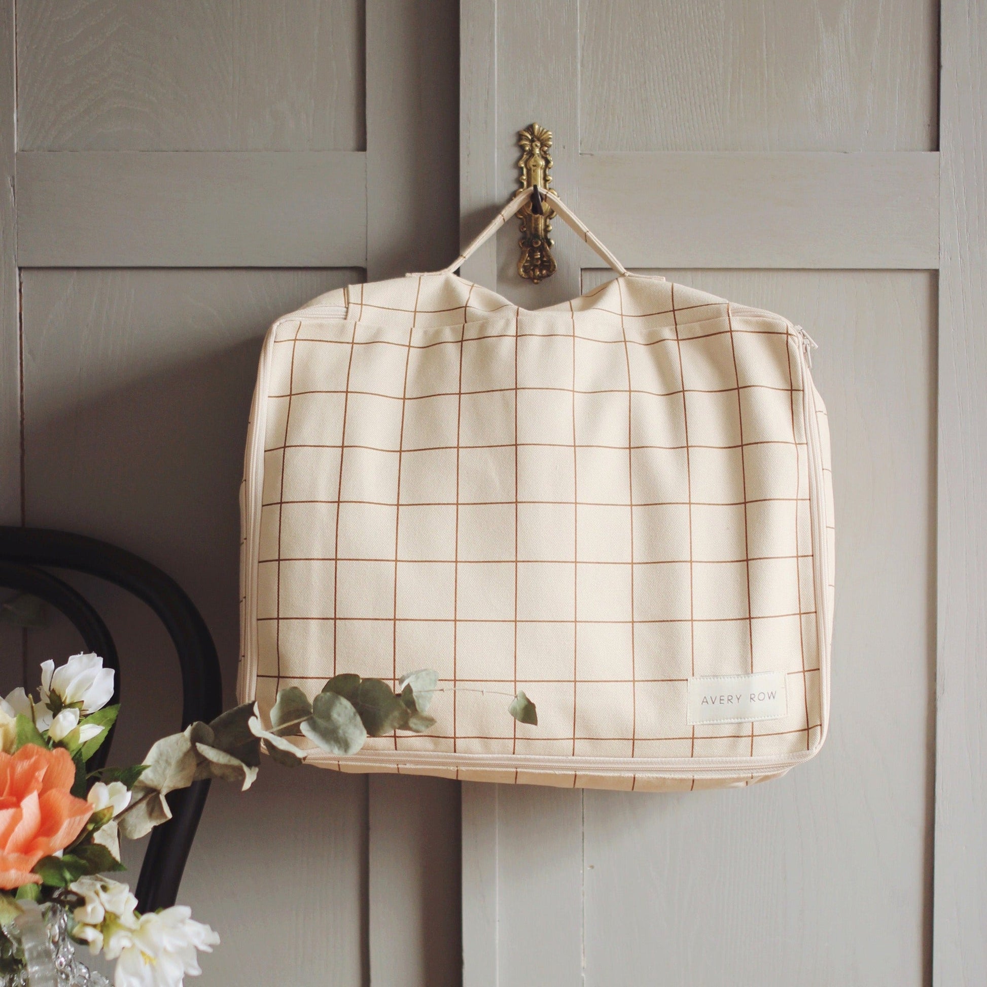 Avery Row Packing Pouch, Large - Window Pane/Off-White