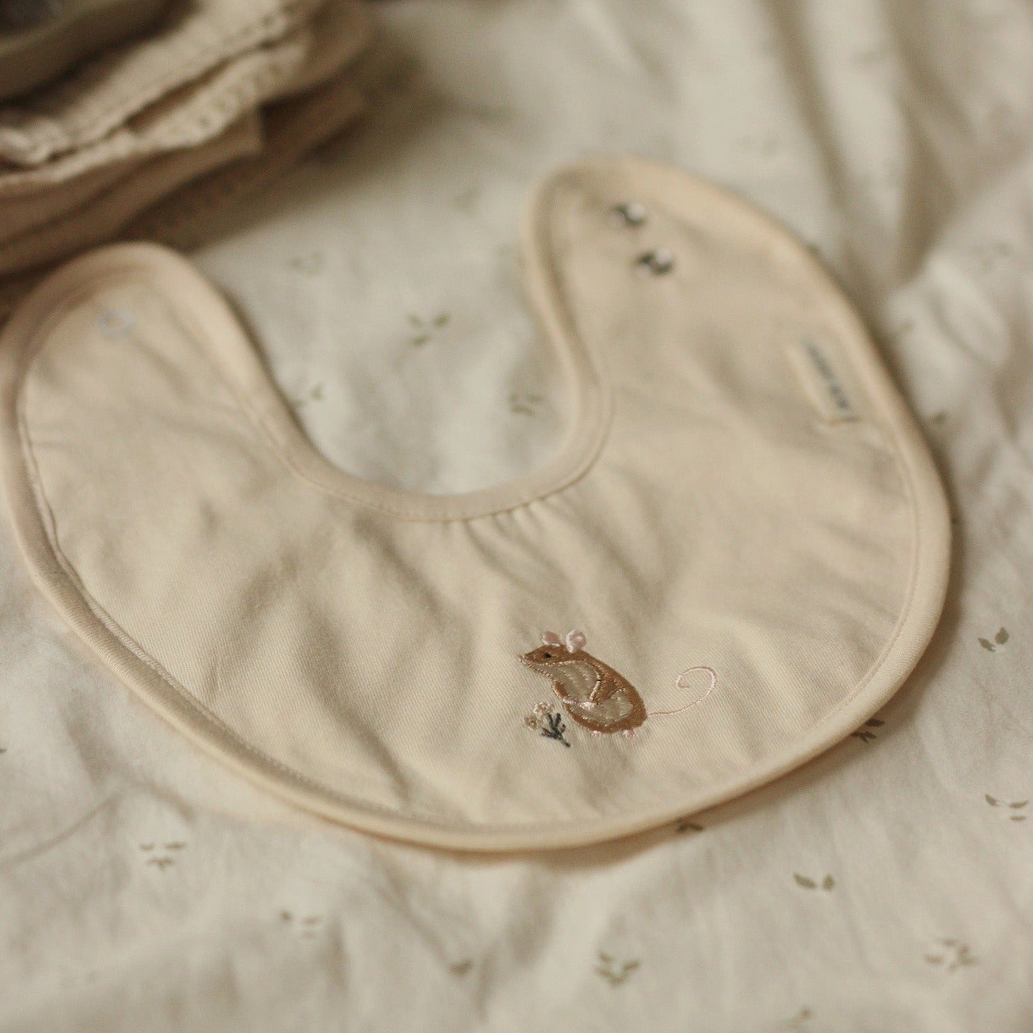 Avery Row Embroidered Cotton Bib - Mouse