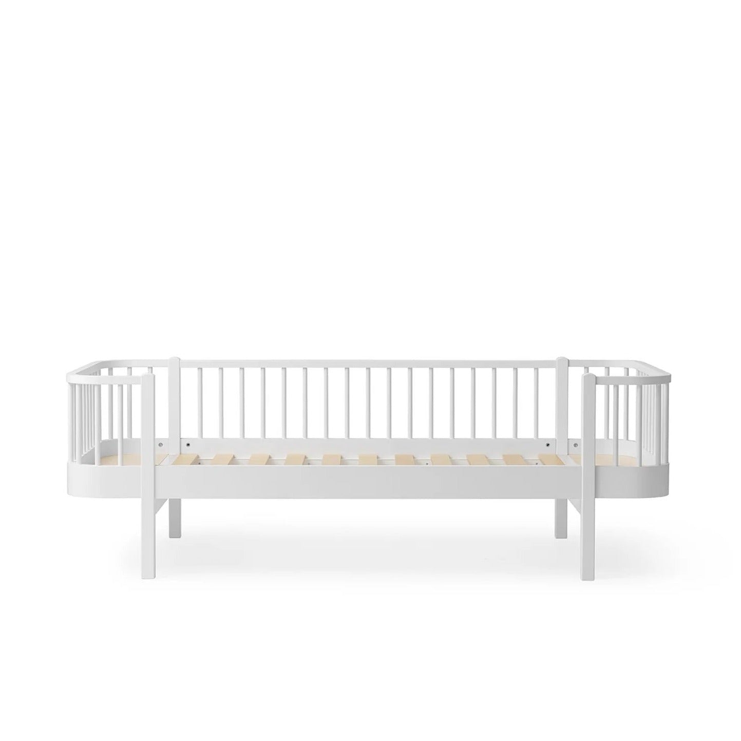 Oliver Furniture Wood Original Day Bed - White