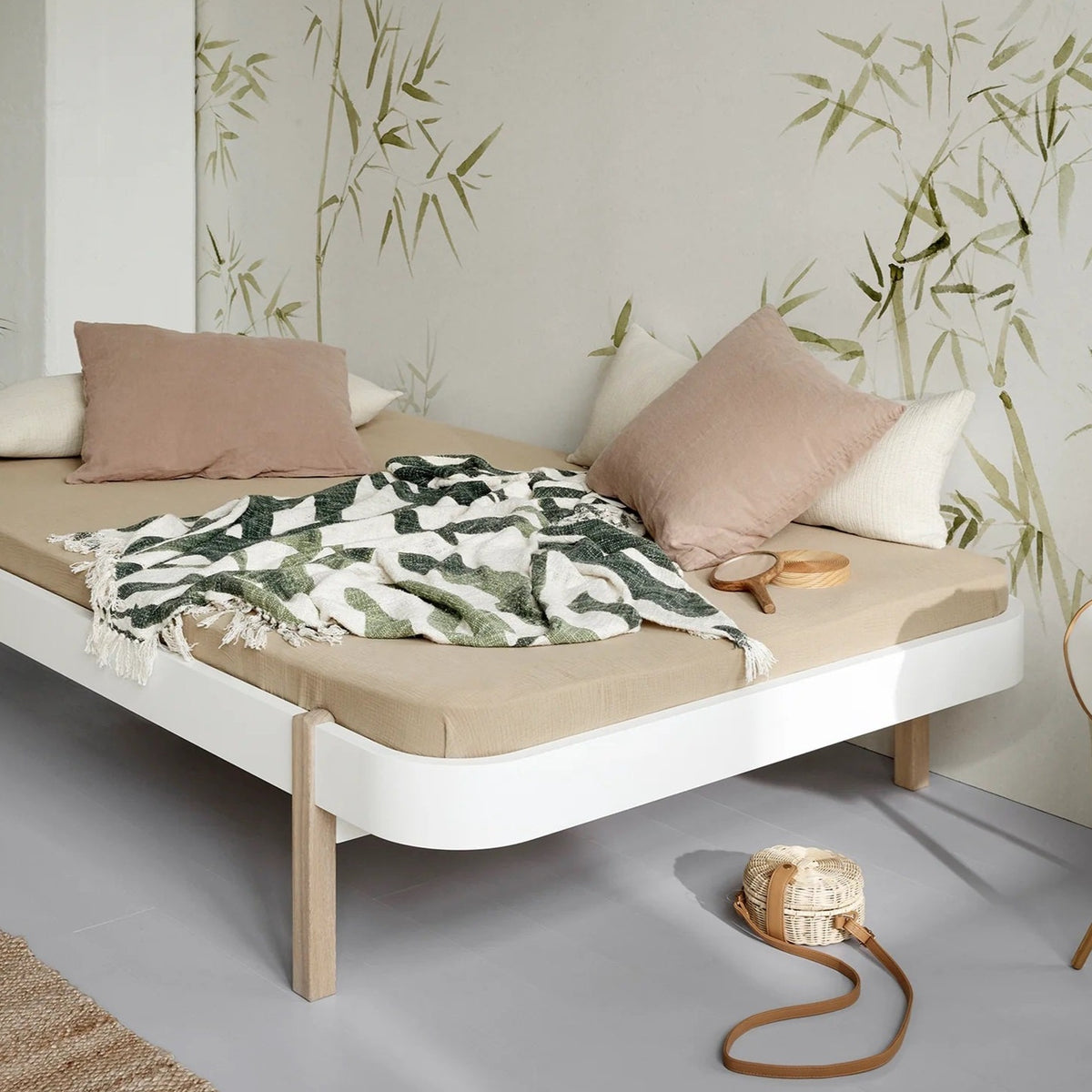 Wood Lounger Bed 120 White Oak