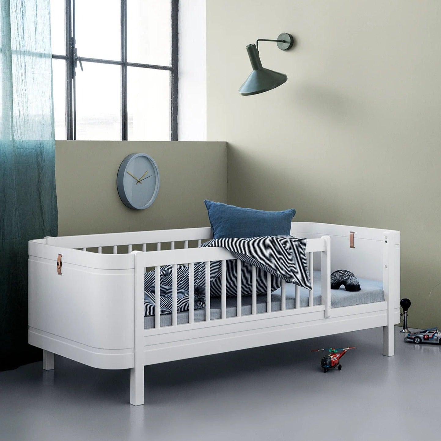 Oliver Furniture Wood Mini+ Junior Bed - White